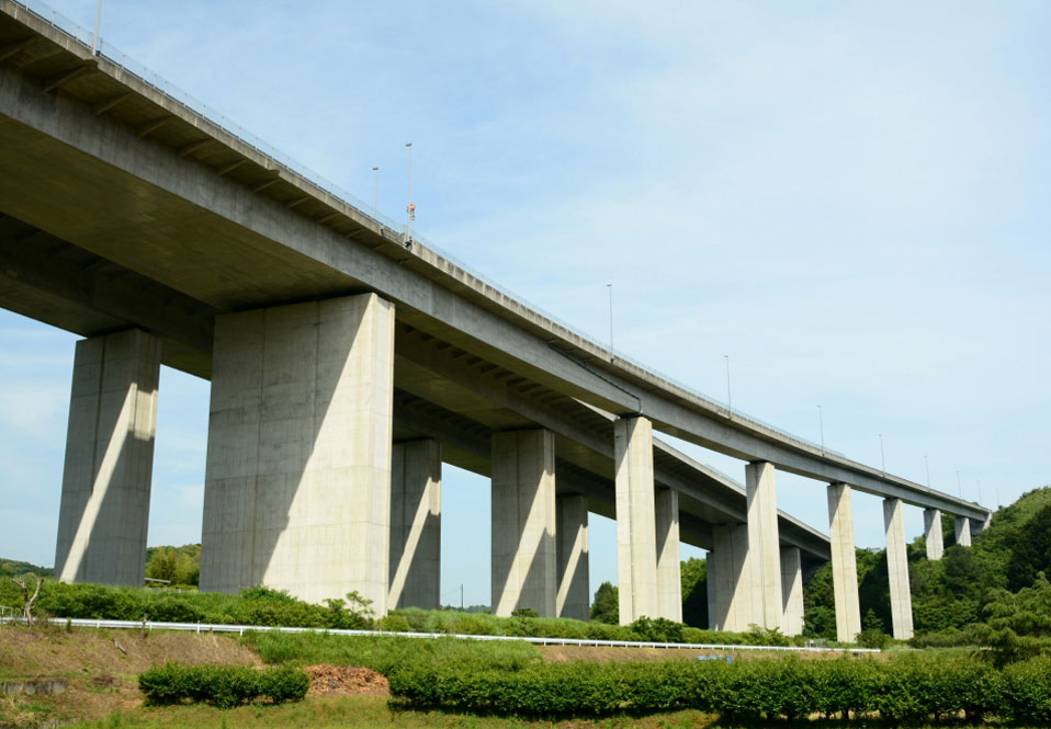 写真：橋梁(きょうりょう)