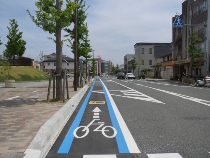 【自転車に優しい側溝】製品施工事例を更新しました。