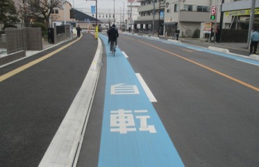 自転車に優しい側溝 / 新河岸駅前通り線