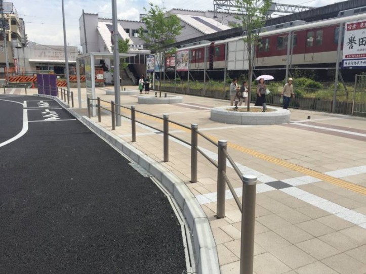 自転車に優しい側溝/近鉄 藤井寺駅(大阪府藤井市)